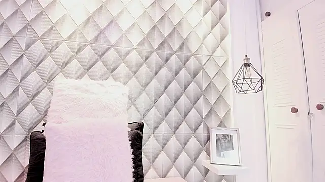 Snapshot of carolaine94 chatting on 01-25-25, 07:18 carolaine94 online show from 01-25-25, 07:18