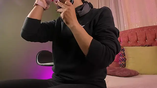 Zara dulce online show from 09-18-25, 12:29