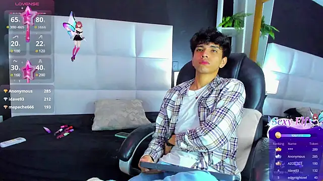 Snapshot of Santy_carrington chatting on 12-19-24, 07:29 Santy carrington online show from 12-19-24, 07:29