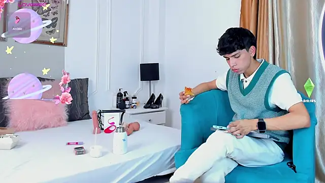 Snapshot of Santy_carrington chatting on 01-15-25, 11:40 Santy carrington online show from 01-15-25, 11:40