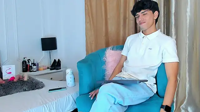 Snapshot of Santy_carrington chatting on 01-22-25, 11:43 Santy carrington online show from 01-22-25, 11:43