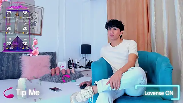 Snapshot of Santy_carrington chatting on 02-11-25, 08:20 Santy carrington online show from 02-11-25, 08:20