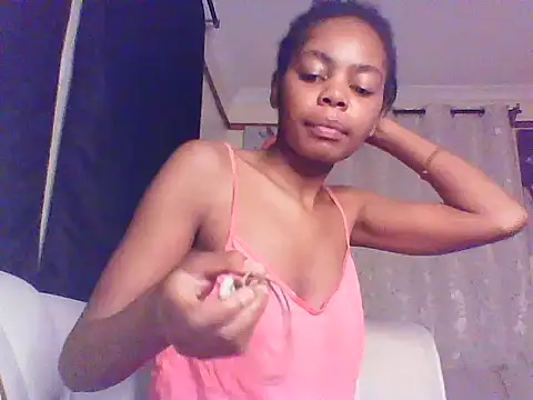 Snapshot of sweetanabella4 chatting on 07-11-26, 10:07 sweetanabella4 online show from 07-11-26, 10:07