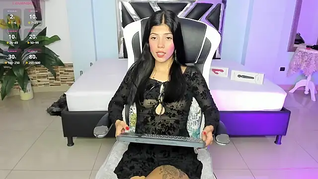 Snapshot of EroticAzir chatting on 11-22-25, 03:16 EroticAzir online show from 11-22-25, 03:16