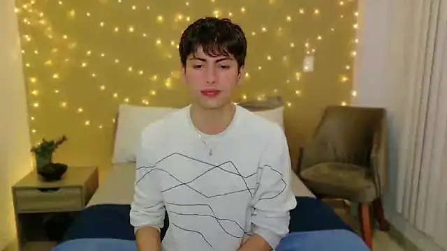 Snapshot of Matt_Cloy chatting on 12-17-24, 01:29 Matt Cloy online show from 12-17-24, 01:29