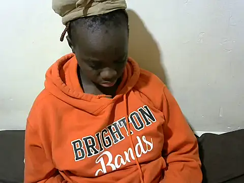 Snapshot of Thicky_kyla chatting on 11-28-25, 10:56 Thicky kyla online show from 11-28-25, 10:56