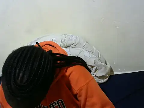 Snapshot of Thicky_kyla chatting on 12-15-25, 03:16 Thicky kyla online show from 12-15-25, 03:16