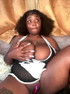 Snapshot of Savage_baby chatting on 04-23-26, 12:29 Savage baby online show from 04-23-26, 12:29