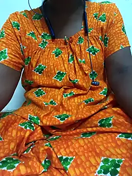 Snapshot of Tamil--Rani chatting on 02-19-25, 01:28 Tamil--Rani online show from 02-19-25, 01:28