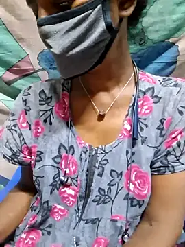 Snapshot of Tamil--Rani chatting on 11-04-25, 02:05 Tamil--Rani online show from 11-04-25, 02:05