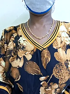 Snapshot of Tamil--Rani chatting on 12-14-25, 03:17 Tamil--Rani online show from 12-14-25, 03:17