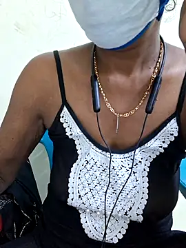 Snapshot of Tamil--Rani chatting on 12-19-25, 02:24 Tamil--Rani online show from 12-19-25, 02:24