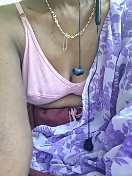 Snapshot of Tamil--Rani chatting on 12-21-25, 03:08 Tamil--Rani online show from 12-21-25, 03:08