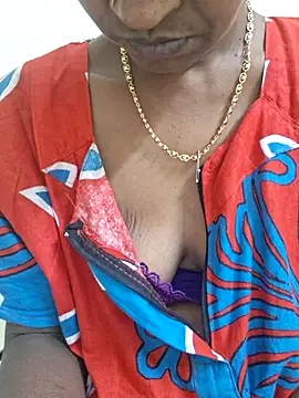 Snapshot of Tamil--Rani chatting on 01-11-26, 02:11 Tamil--Rani online show from 01-11-26, 02:11