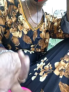 Snapshot of Tamil--Rani chatting on 02-11-26, 02:44 Tamil--Rani online show from 02-11-26, 02:44