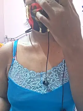 Snapshot of Tamil--Rani chatting on 04-14-26, 01:28 Tamil--Rani online show from 04-14-26, 01:28