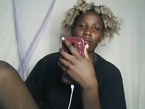 Snapshot of juiccypussy chatting on 05-27-26, 03:42 juiccypussy online show from 05-27-26, 03:42