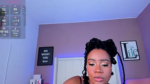 Britanymooree online show from 12-01-25, 07:52