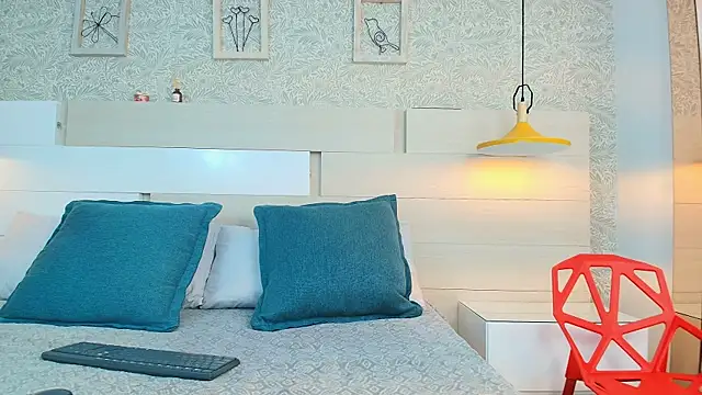 Isabela Coleman online show from 04-16-26, 03:24