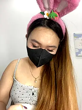 Snapshot of Odette68 chatting on 10-23-25, 10:25 Odette68 online show from 10-23-25, 10:25