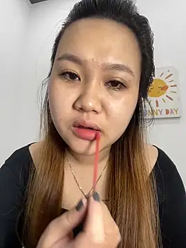 Snapshot of Odette68 chatting on 11-14-25, 11:13 Odette68 online show from 11-14-25, 11:13