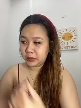 Snapshot of Odette68 chatting on 11-18-25, 04:28 Odette68 online show from 11-18-25, 04:28