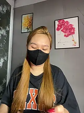 Odette68 online show from 04-18-26, 01:53