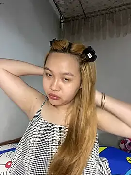 Snapshot of Odette68 chatting on 05-07-26, 01:11 Odette68 online show from 05-07-26, 01:11