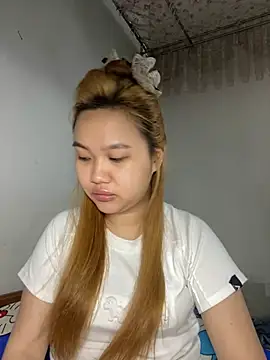 Snapshot of Odette68 chatting on 05-18-26, 11:32 Odette68 online show from 05-18-26, 11:32