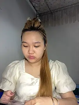 Snapshot of Odette68 chatting on 05-24-26, 12:48 Odette68 online show from 05-24-26, 12:48