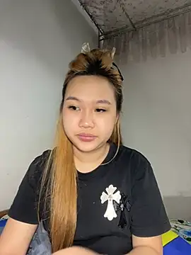 Snapshot of Odette68 chatting on 06-02-26, 01:40 Odette68 online show from 06-02-26, 01:40