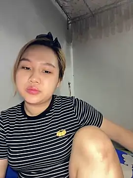 Snapshot of Odette68 chatting on 06-05-26, 01:23 Odette68 online show from 06-05-26, 01:23