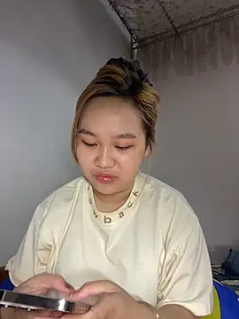 Snapshot of Odette68 chatting on 06-06-26, 12:27 Odette68 online show from 06-06-26, 12:27