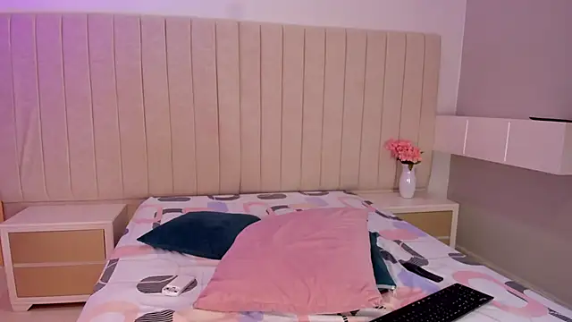 Littleolivia  online show from 03-13-26, 01:51