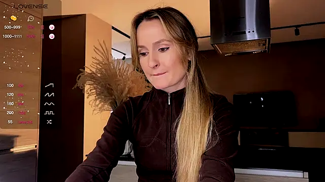 Snapshot of Peach__juice chatting on 12-04-24, 05:33 Peach juice online show from 12-04-24, 05:33