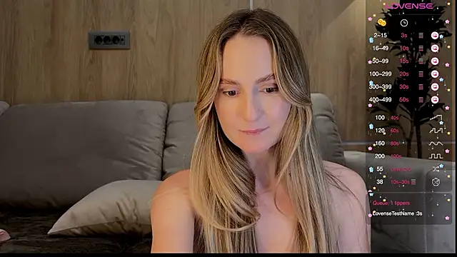 Snapshot of Peach__juice chatting on 02-11-25, 08:10 Peach juice online show from 02-11-25, 08:10