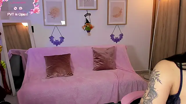 Veronica isaza   online show from 10-20-25, 12:49