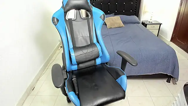 Snapshot of Debora_brown chatting on 12-14-24, 10:28 Debora brown online show from 12-14-24, 10:28