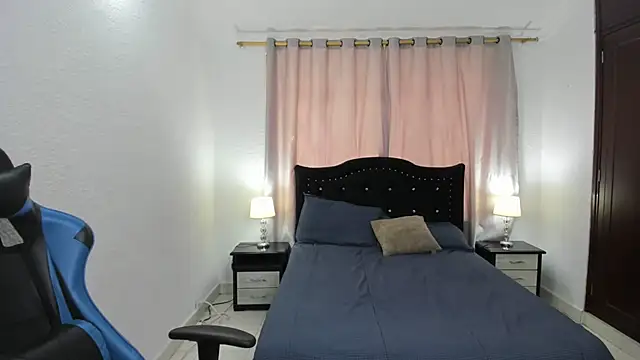 Snapshot of Debora_brown chatting on 03-08-25, 08:14 Debora brown online show from 03-08-25, 08:14