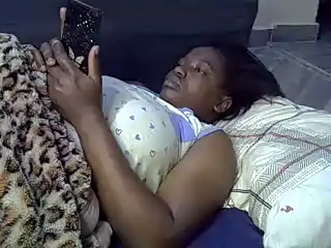 Snapshot of sweet_gal01 chatting on 12-10-24, 01:43 sweet gal01 online show from 12-10-24, 01:43