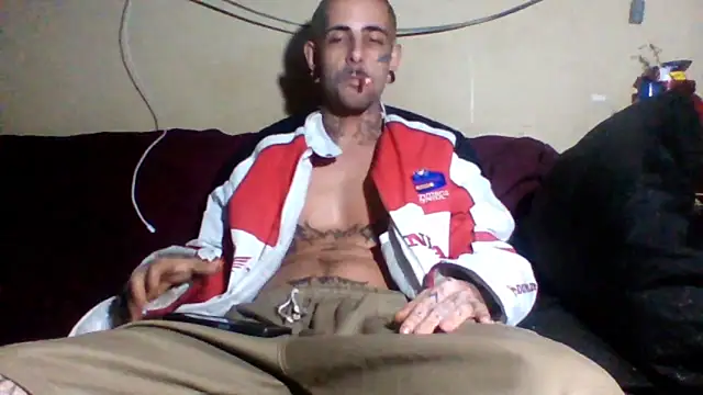 Snapshot of sellvageria chatting on 06-16-26, 02:14 sellvageria online show from 06-16-26, 02:14