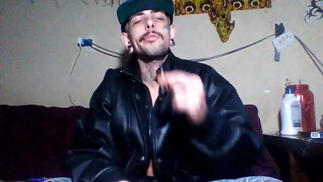 Snapshot of sellvageria chatting on 06-20-26, 06:33 sellvageria online show from 06-20-26, 06:33