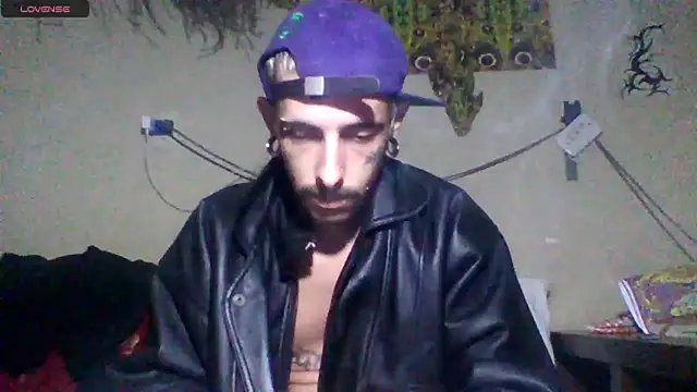 Snapshot of sellvageria chatting on 07-09-26, 11:31 sellvageria online show from 07-09-26, 11:31