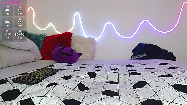 Snapshot of bobsexy08 chatting on 10-16-25, 12:50 bobsexy08 online show from 10-16-25, 12:50