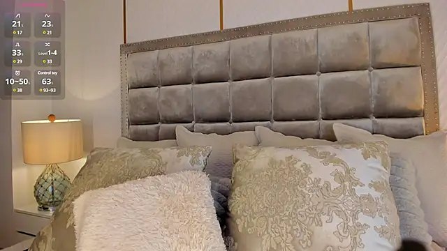 StacyRigel online show from 12-24-24, 07:17