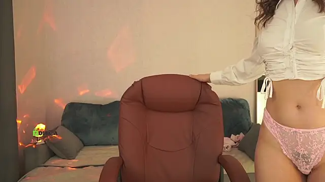 Snapshot of Victoria1Love chatting on 02-01-25, 02:58 Victoria1Love online show from 02-01-25, 02:58