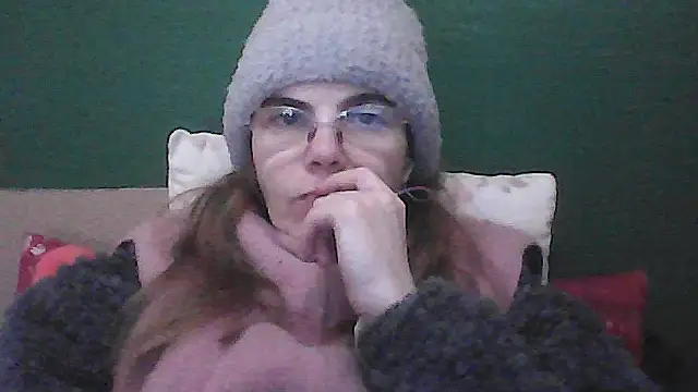 Snapshot of Musical__fantasy chatting on 12-17-25, 03:56 Musical fantasy online show from 12-17-25, 03:56