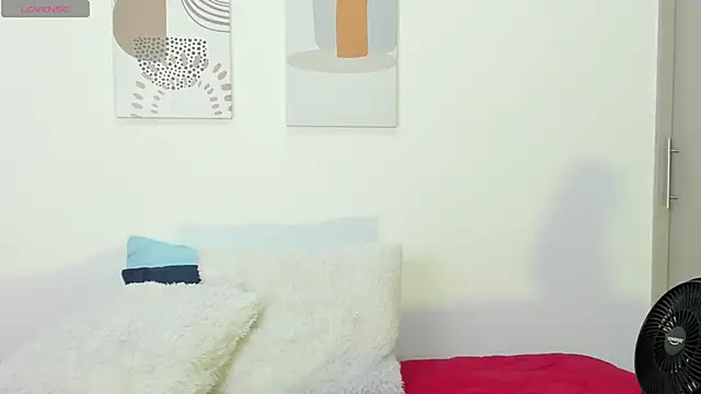 Evawalker  online show from 11-27-25, 04:47