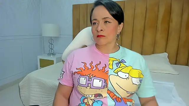 Snapshot of Daphne81_ chatting on 01-23-25, 02:33 Daphne81 online show from 01-23-25, 02:33