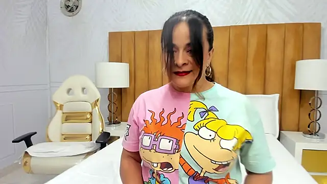 Snapshot of Daphne81_ chatting on 02-05-25, 02:29 Daphne81 online show from 02-05-25, 02:29